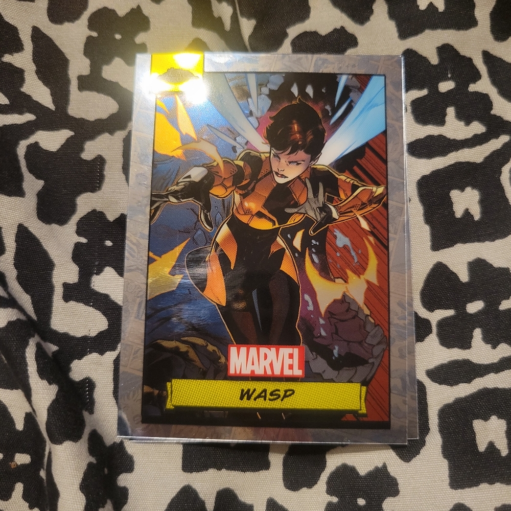 Marvel Wasp Trading Card - Picture 2 of 2